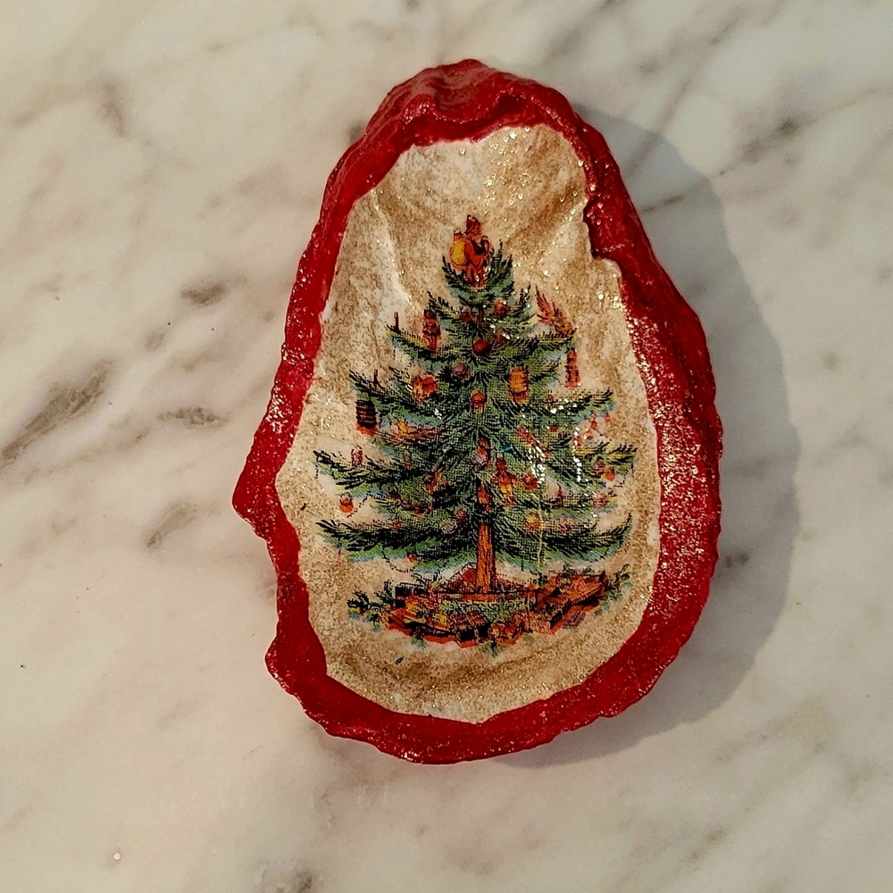 Festive Decoupage Red Holiday Oyster Shell